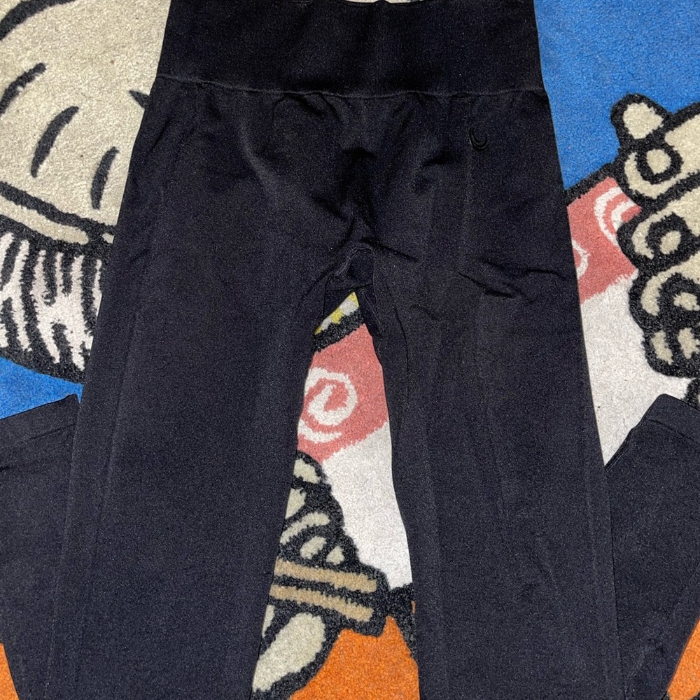 Black Lazuli Label gym leggings